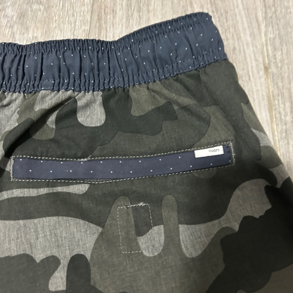 LIKE NEW! Men's Vuori Blue/Gray Camo Banks Shorts - MEDIUM - Picture 8 of 9
